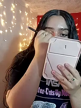 IvonneT online show from 02-07-25, 11:34