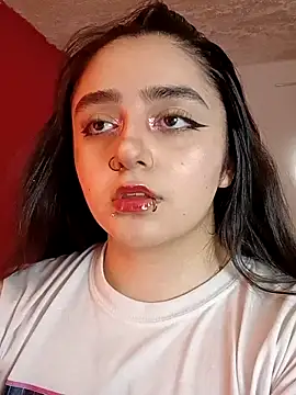 IvonneT online show from 10-05-25, 08:29