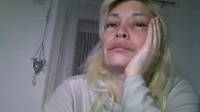 Snapshot of EvaaMina chatting on 05-02-26, 06:13 EvaaMina online show from 05-02-26, 06:13