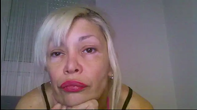 Snapshot of EvaaMina chatting on 05-04-26, 12:12 EvaaMina online show from 05-04-26, 12:12
