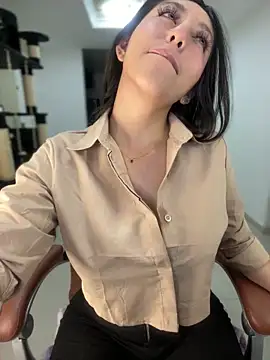 Snapshot of MiaJones21 chatting on 03-04-25, 12:07 MiaJones21 online show from 03-04-25, 12:07