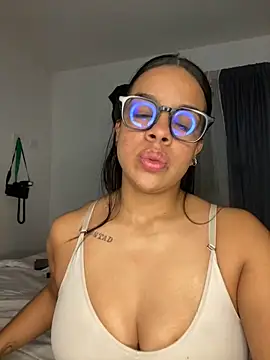 trianawhite online show from 12-16-25, 11:54