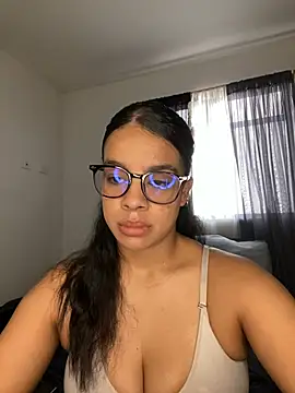 Snapshot of trianawhite chatting on 04-22-26, 03:46 trianawhite online show from 04-22-26, 03:46