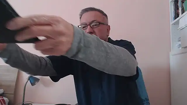 YOU6me online show from 10-20-25, 07:42