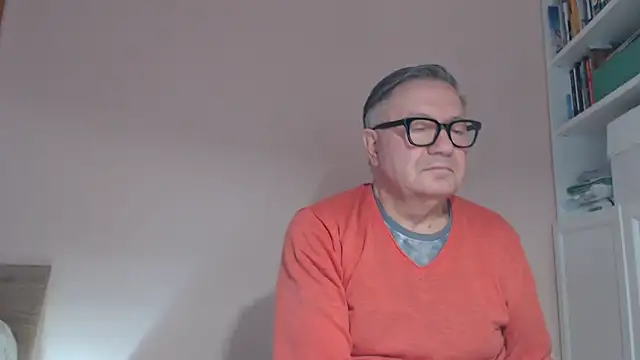 Snapshot of YOU6me chatting on 04-01-26, 02:25 YOU6me online show from 04-01-26, 02:25