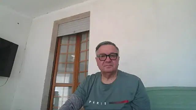 Snapshot of YOU6me chatting on 05-01-26, 09:14 YOU6me online show from 05-01-26, 09:14