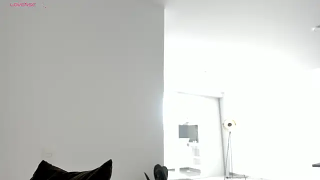 Snapshot of sweetest_bella chatting on 03-20-26, 09:41 sweetest bella online show from 03-20-26, 09:41