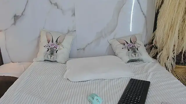 hannahill69 online show from 03-05-25, 07:16