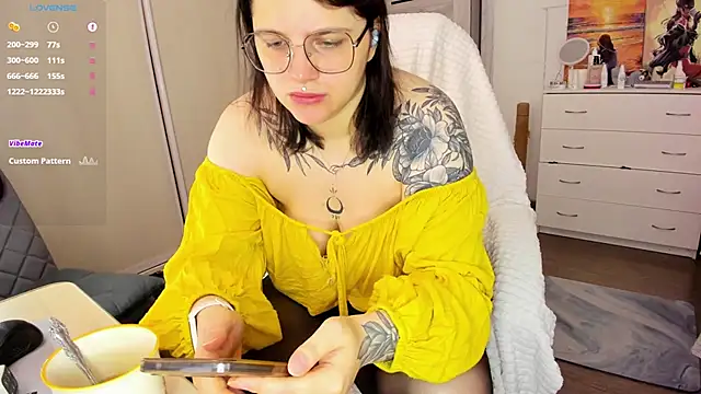 Snapshot of Ophelia_mm chatting on 09-29-25, 07:57 Ophelia mm online show from 09-29-25, 07:57