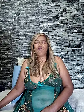 Mammabear 4u online show from 03-09-26, 06:45