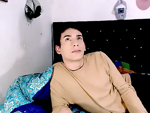 camii extrange online show from 02-15-26, 07:43