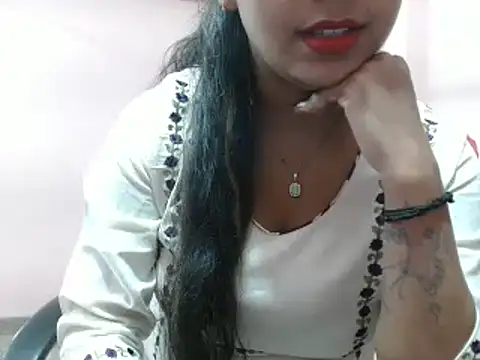 LovingPihu online show from 01-13-25, 05:33