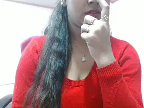 LovingPihu online show from 01-18-25, 12:15