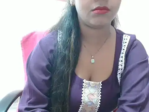 LovingPihu online show from 01-27-25, 05:36