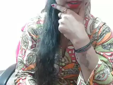 LovingPihu online show from 01-31-25, 05:40