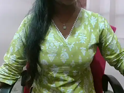 LovingPihu online show from 02-18-25, 11:55