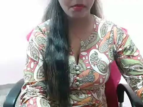 LovingPihu online show from 02-21-25, 05:24