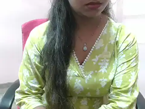 LovingPihu online show from 03-15-25, 05:41