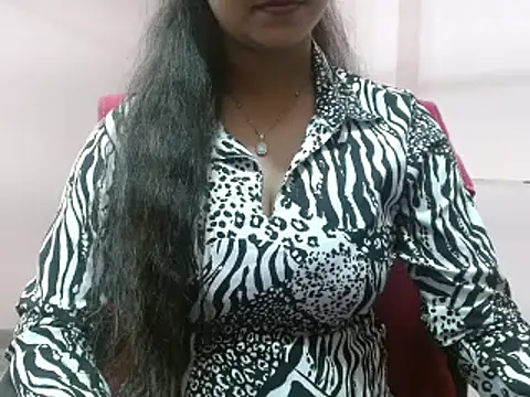 LovingPihu online show from 03-17-25, 11:21