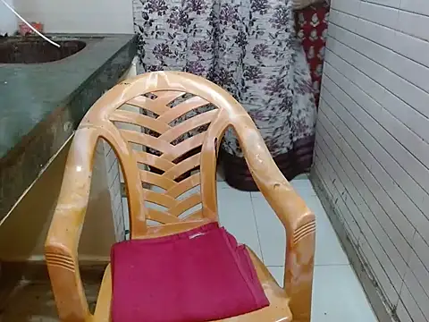 Snapshot of LovingPihu chatting on 10-12-25, 05:50 LovingPihu online show from 10-12-25, 05:50