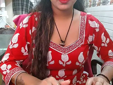 Snapshot of LovingPihu chatting on 11-04-25, 05:39 LovingPihu online show from 11-04-25, 05:39