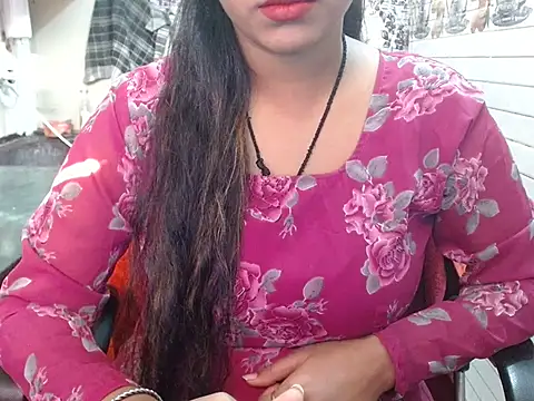 LovingPihu online show from 11-14-25, 06:01