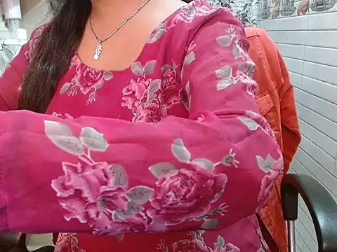 LovingPihu online show from 02-12-26, 06:19