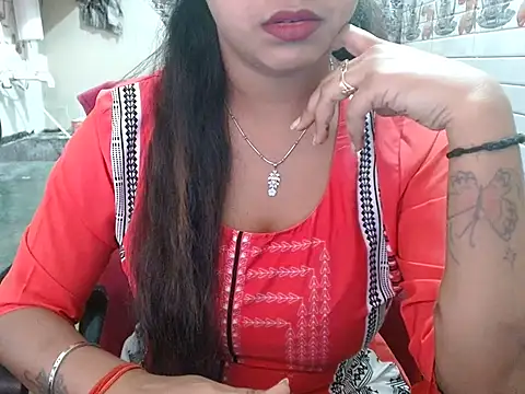 LovingPihu online show from 04-05-26, 04:42
