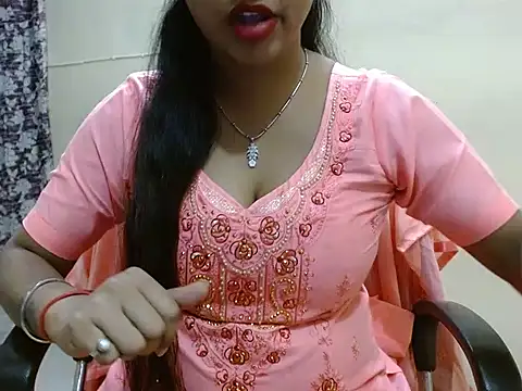 LovingPihu online show from 04-13-26, 05:35