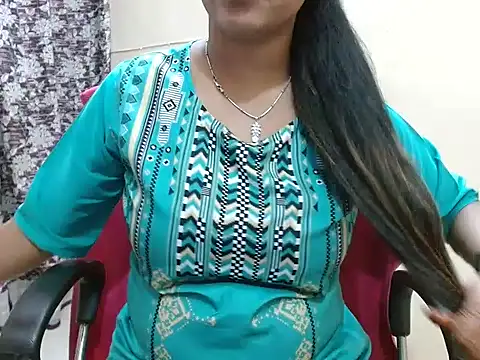 LovingPihu online show from 04-15-26, 05:25