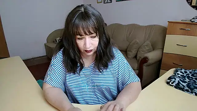 Lucretia Goldi  online show from 10-09-25, 12:25