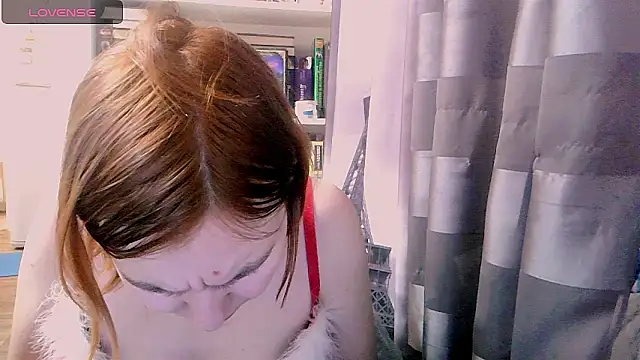 Snapshot of BrattyFoxyGirl chatting on 12-25-24, 07:24 BrattyFoxyGirl online show from 12-25-24, 07:24