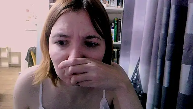 Snapshot of BrattyFoxyGirl chatting on 02-15-25, 07:50 BrattyFoxyGirl online show from 02-15-25, 07:50