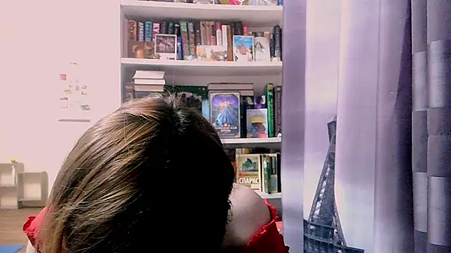 Snapshot of BrattyFoxyGirl chatting on 02-17-25, 05:10 BrattyFoxyGirl online show from 02-17-25, 05:10