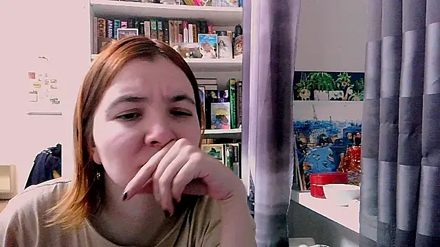 Snapshot of BrattyFoxyGirl chatting on 03-21-25, 08:50 BrattyFoxyGirl online show from 03-21-25, 08:50