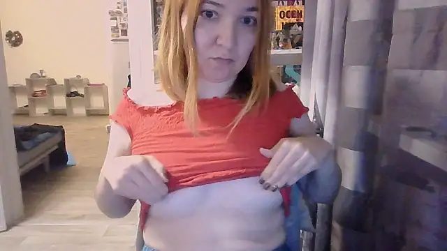 Snapshot of BrattyFoxyGirl chatting on 10-16-25, 02:29 BrattyFoxyGirl online show from 10-16-25, 02:29