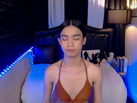 Snapshot of VerSexTs chatting on 10-13-25, 11:27 VerSexTs online show from 10-13-25, 11:27