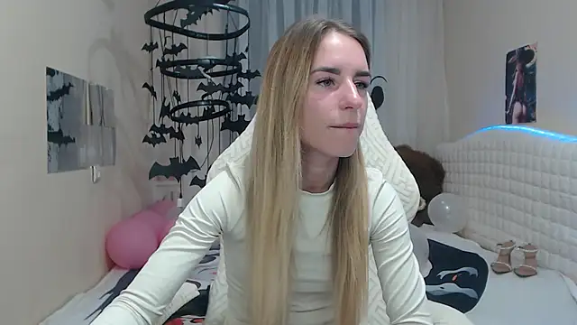 DeboraHorny online show from 10-17-25, 06:05