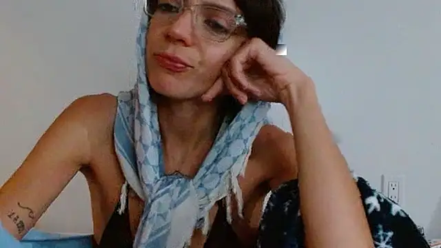 Snapshot of Labebe-rica chatting on 02-02-26, 02:21 Labebe-rica online show from 02-02-26, 02:21