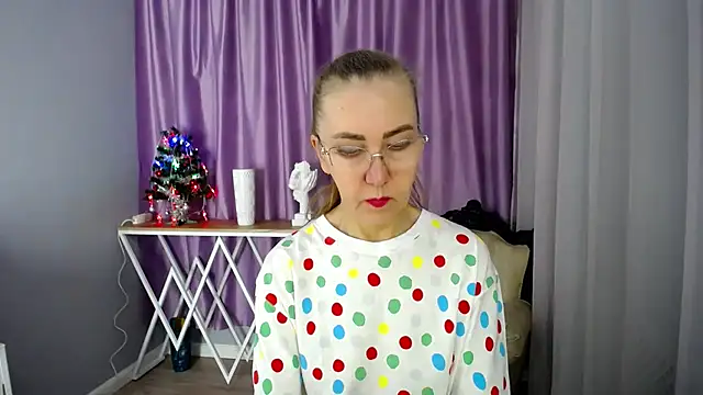 queen a n i online show from 12-04-24, 11:41