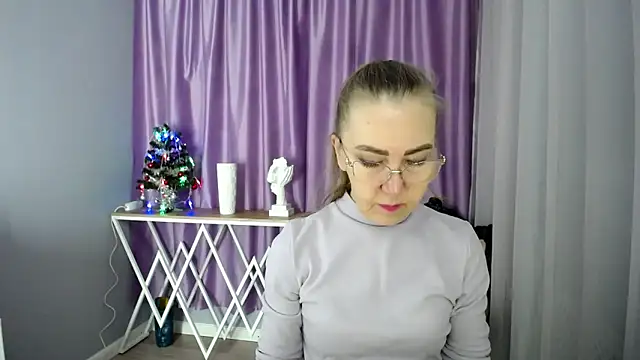 queen a n i online show from 12-05-24, 05:59