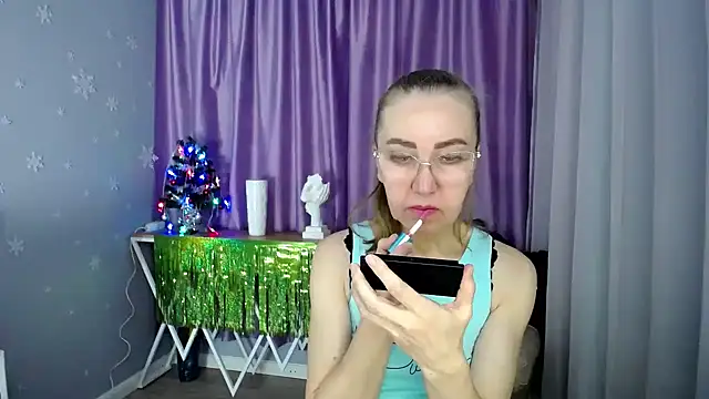 queen a n i online show from 12-12-24, 08:25