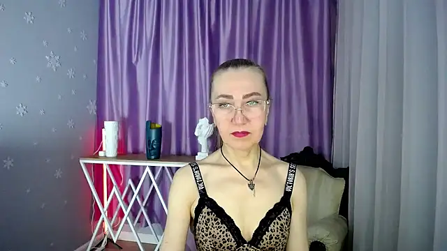 queen a n i online show from 01-17-25, 01:46