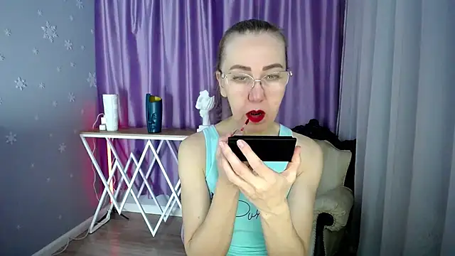 queen a n i online show from 01-31-25, 08:54
