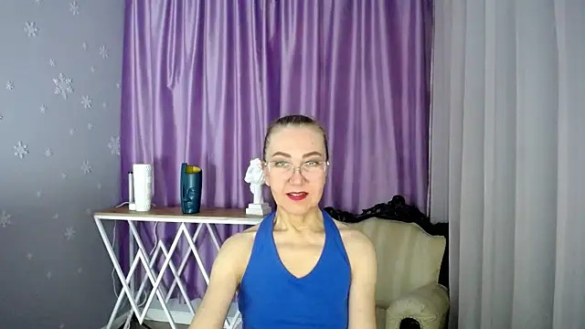 queen a n i online show from 02-11-25, 11:10