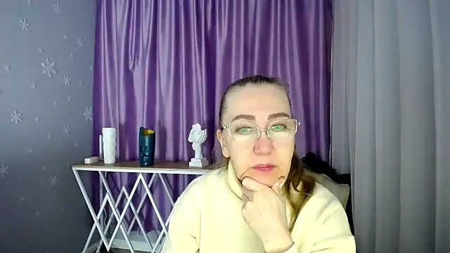 queen a n i online show from 03-09-25, 08:29