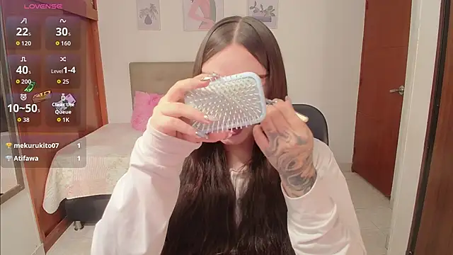 Snapshot of Miley_Baker chatting on 09-29-25, 02:11 Miley Baker online show from 09-29-25, 02:11