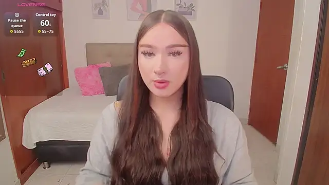 Snapshot of Miley_Baker chatting on 10-07-25, 03:53 Miley Baker online show from 10-07-25, 03:53