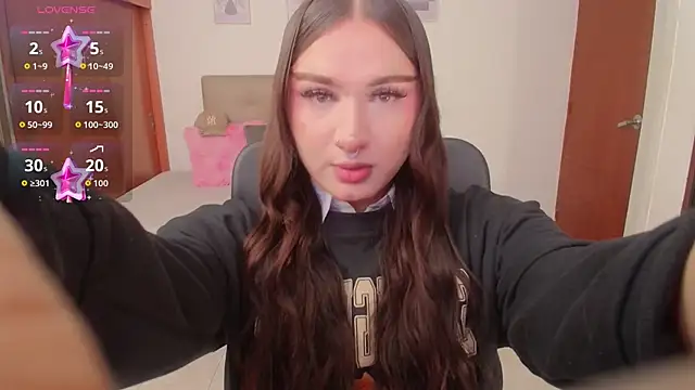 Snapshot of Miley_Baker chatting on 10-14-25, 02:40 Miley Baker online show from 10-14-25, 02:40