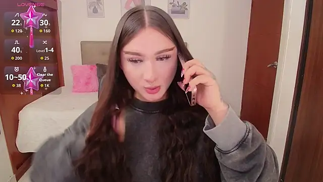 Snapshot of Miley_Baker chatting on 10-20-25, 04:40 Miley Baker online show from 10-20-25, 04:40